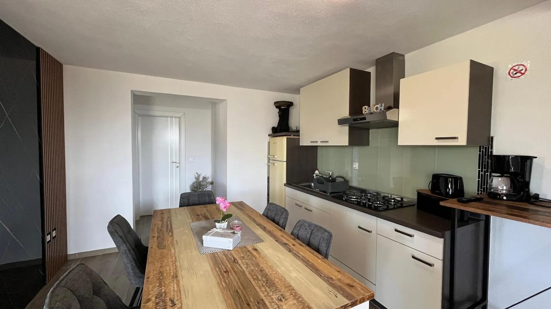 Four Points Apartman Vir