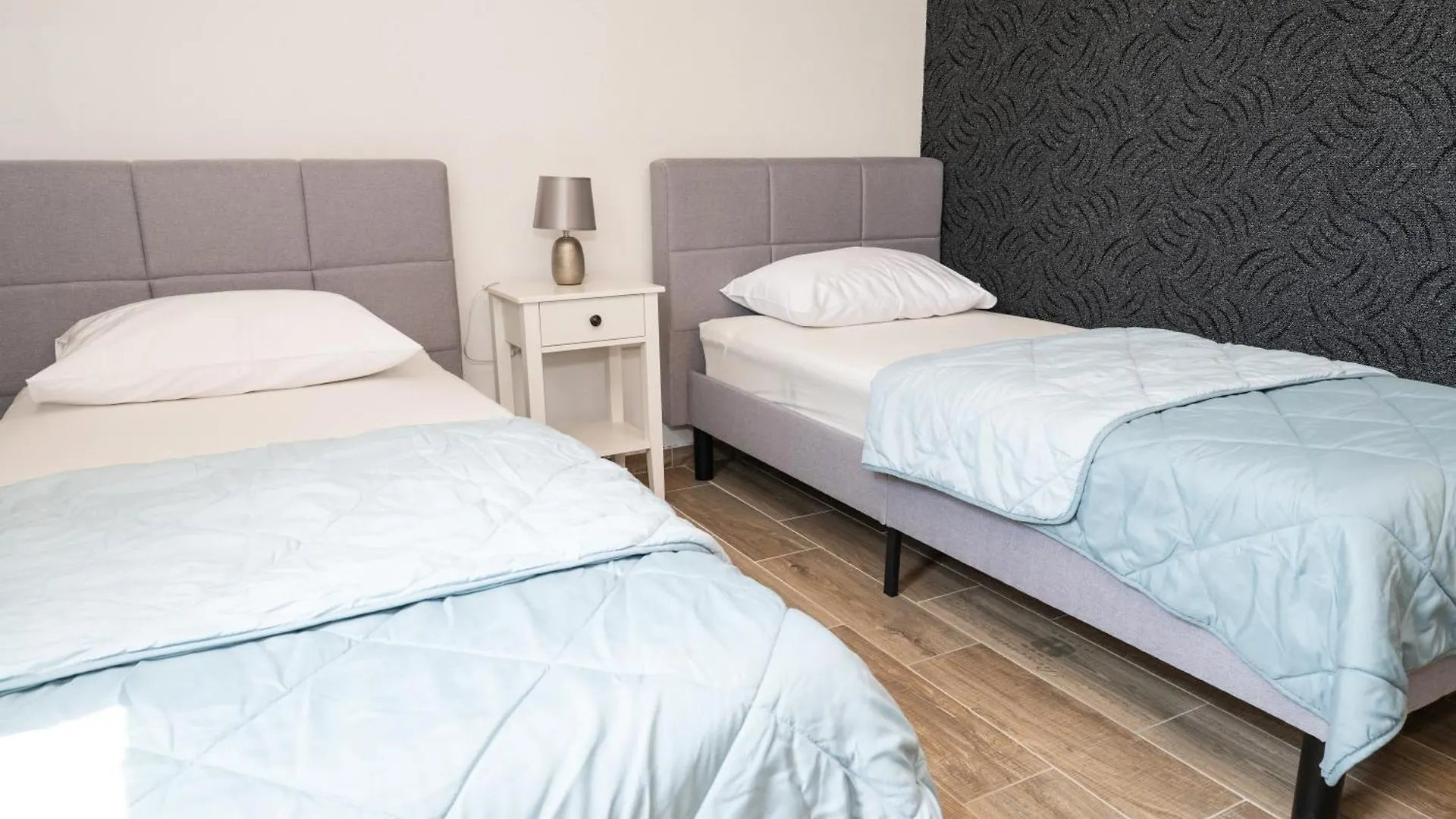 Four Points Apartman Vir