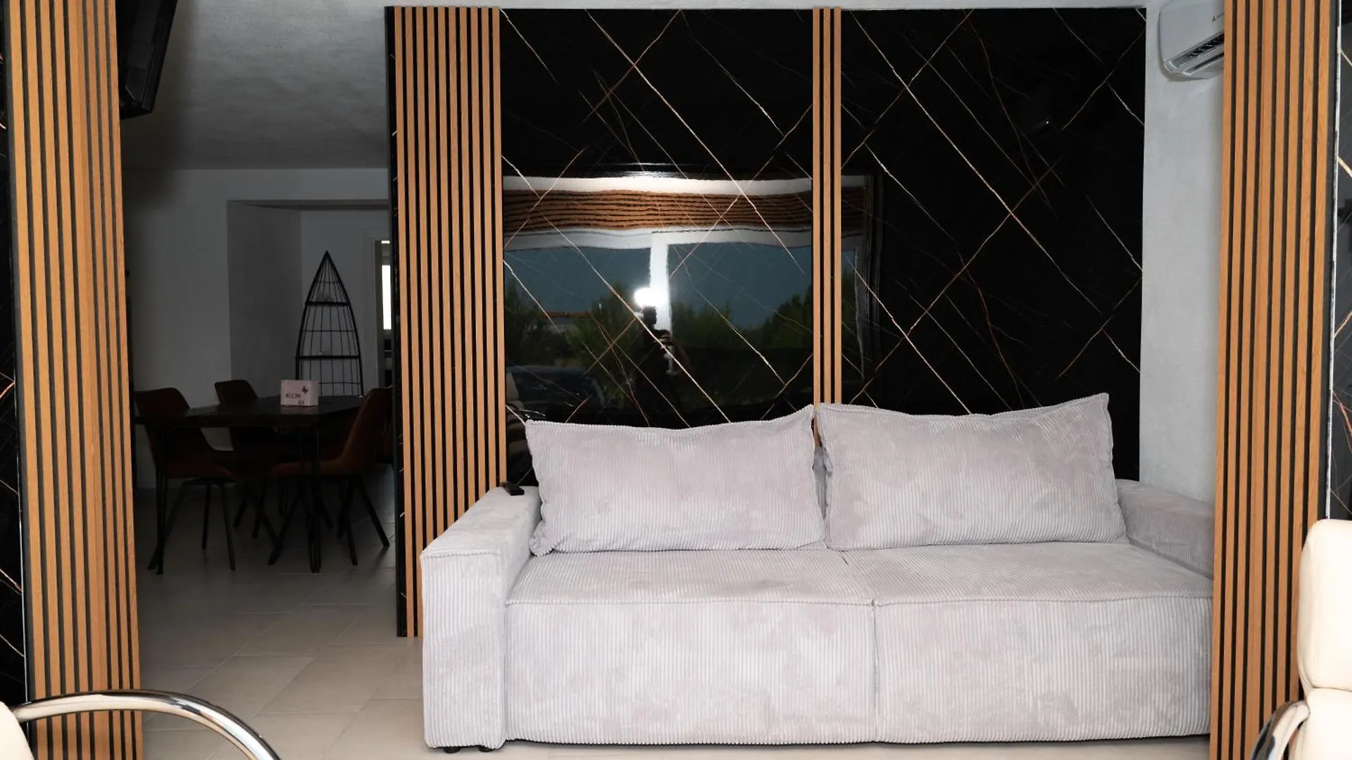 Four Points Apartman Vir