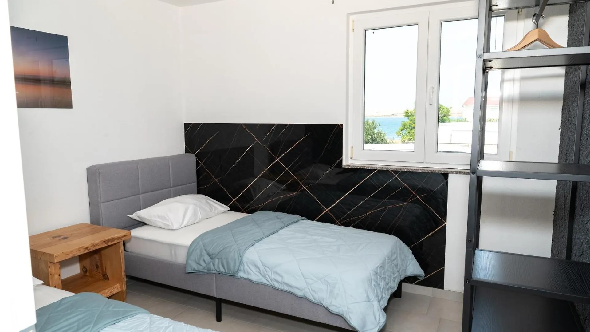 Four Points Apartman Vir