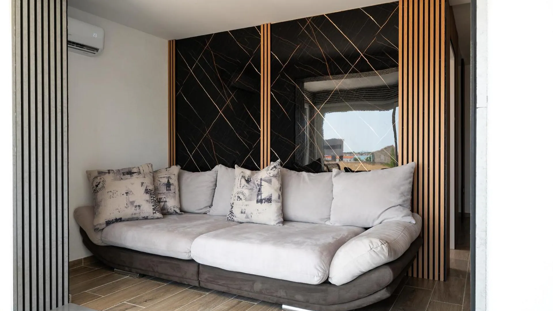 Four Points Apartman Vir