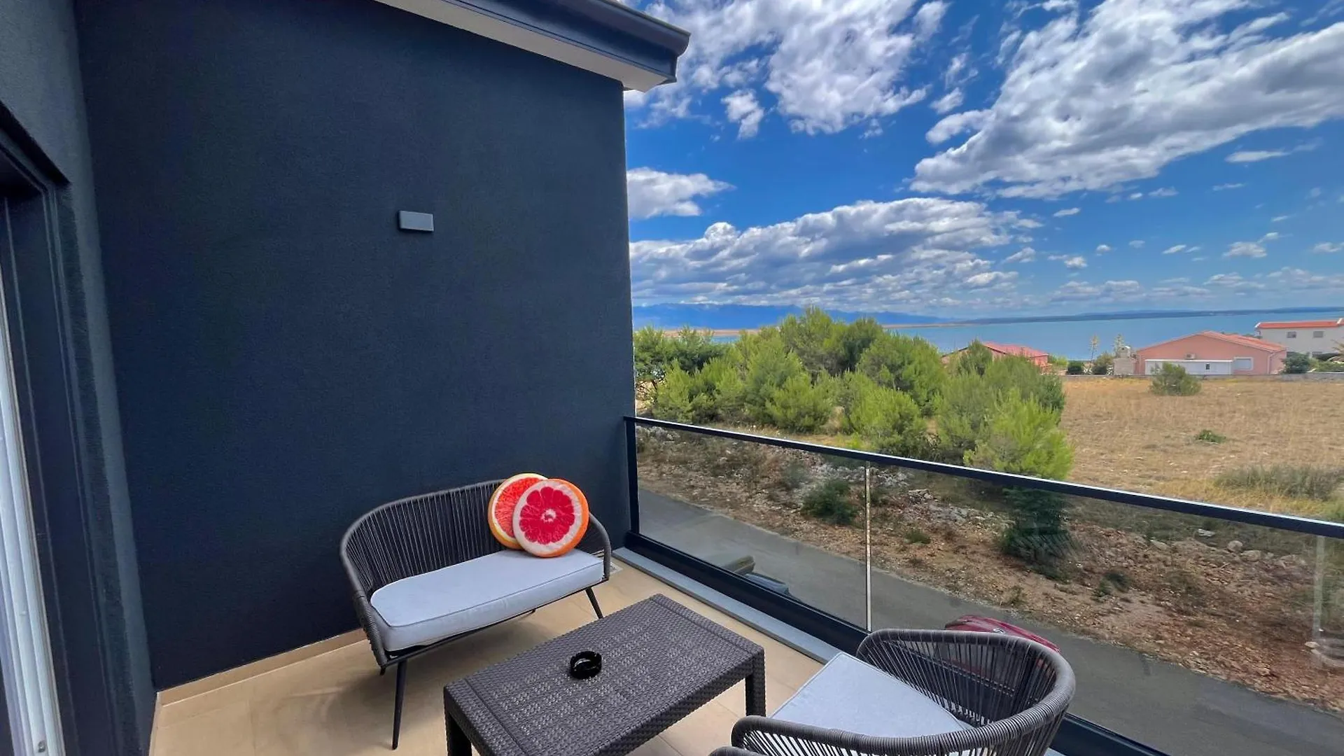 Four Points Apartman Vir