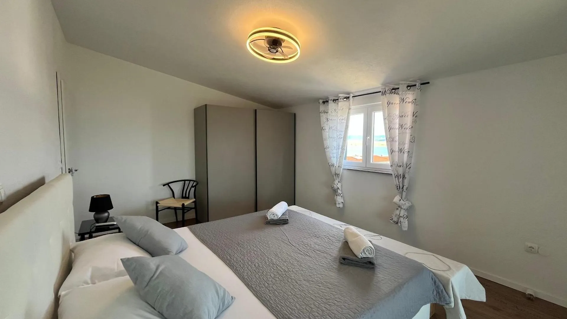 Four Points Apartman Vir