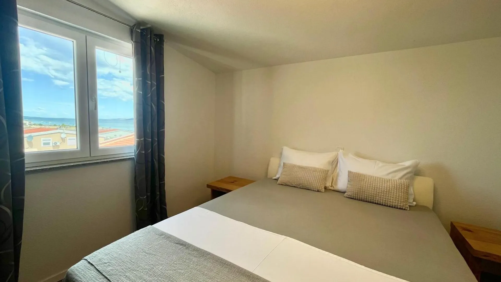 Four Points Apartman Vir 0*,