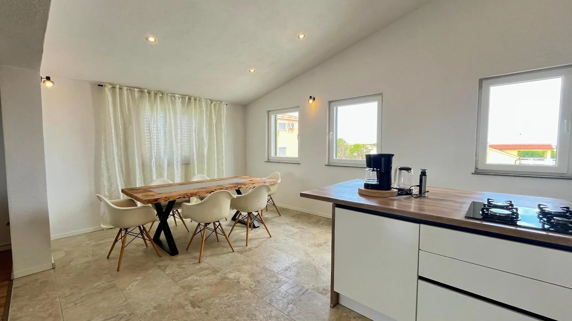 Four Points Apartman Vir