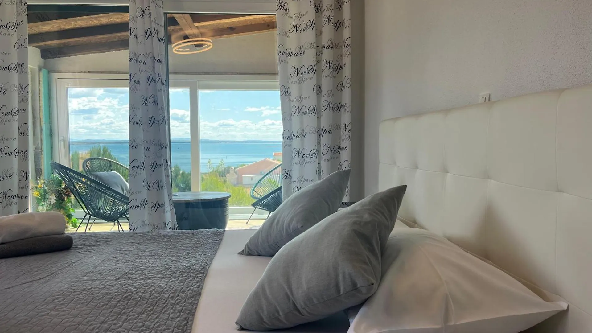 Four Points Apartman Vir